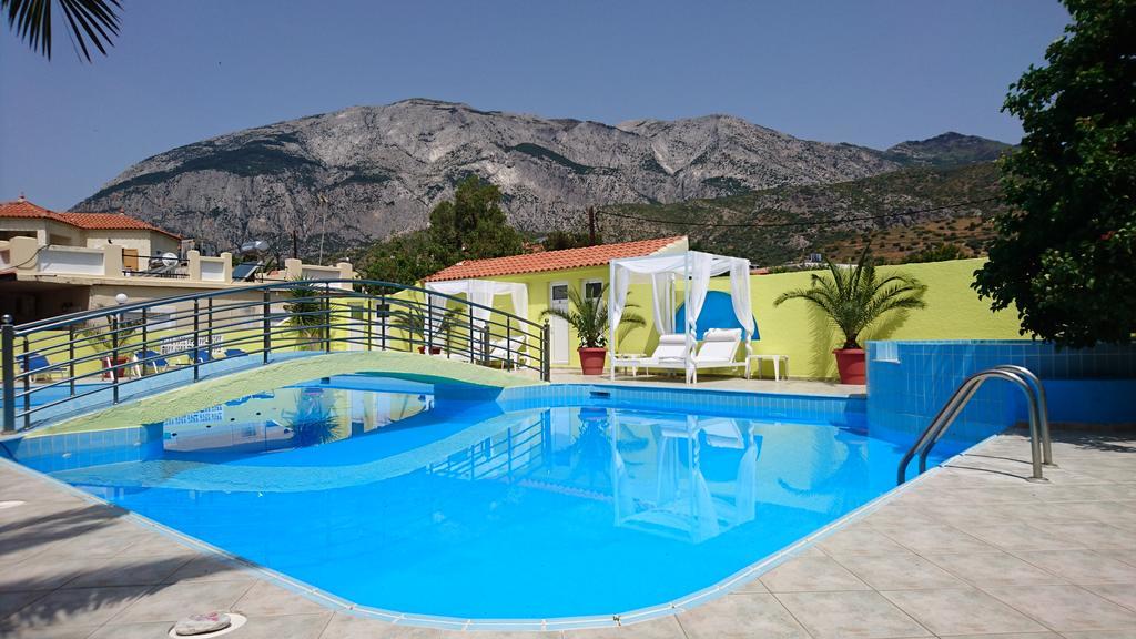 Hotel Mando Marathokampos Exterior photo