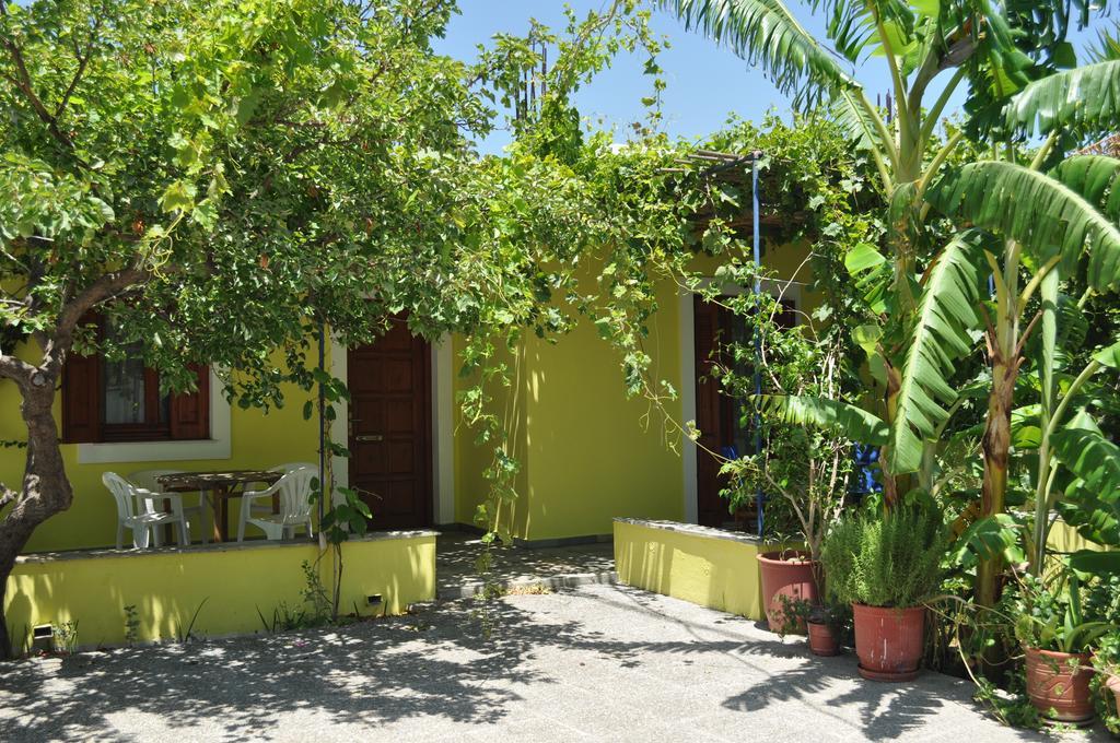 Hotel Mando Marathokampos Exterior photo